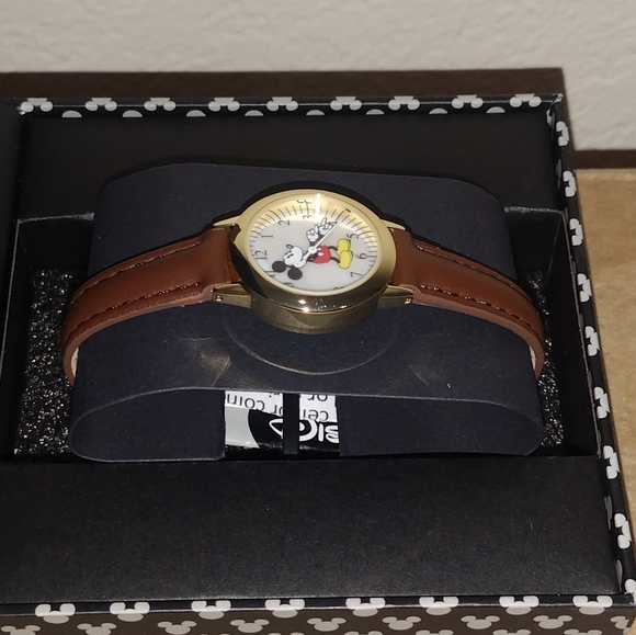 DISNEY MICKEY MOUSE WOMEN\'S WATCH ACCUTIME BROWN BAND NEW